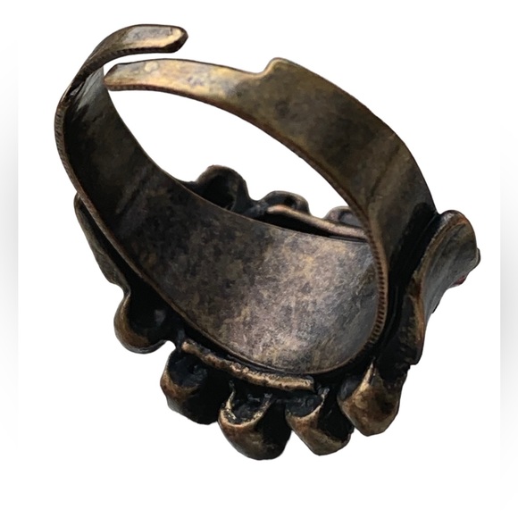 Vintage Ruby Red Jeweled Antiqued Brass Tone Adjustable Costume Ring Jewelry - Picture 6 of 6